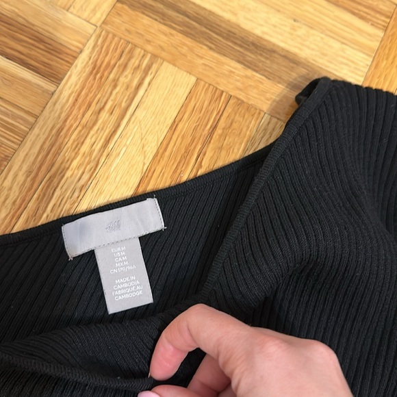 Top - Picture 2 of 2